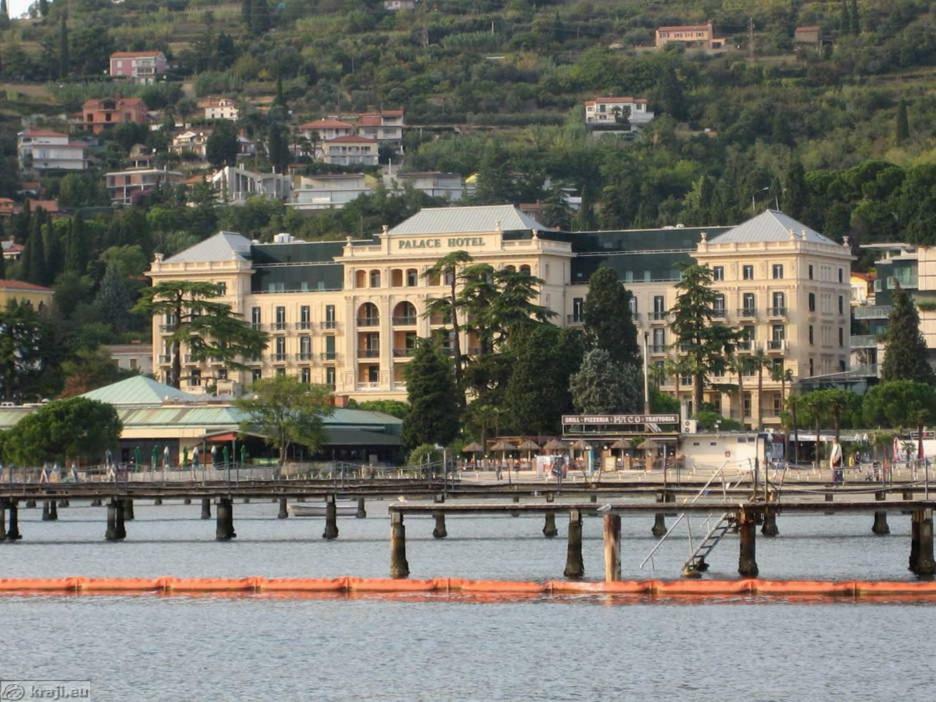 Floating Sea House Portorose Hotel Exterior photo