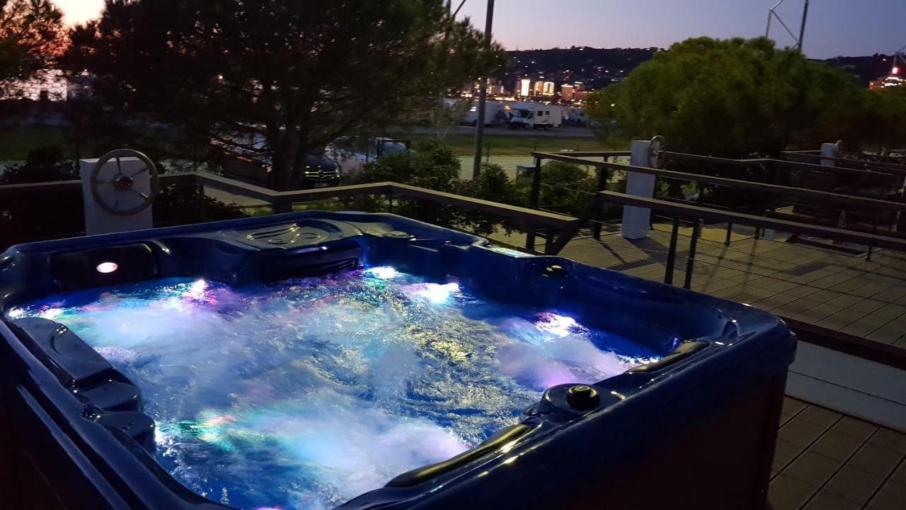 Floating Sea House Portorose Hotel Exterior photo